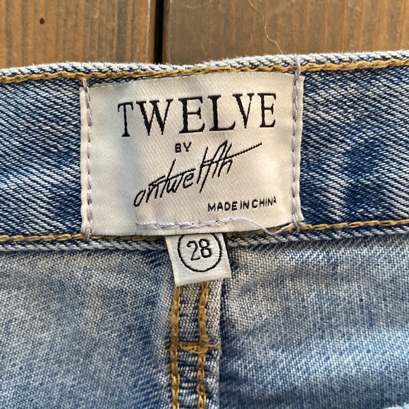 Super high rise distressed jeans - Picture 4 of 6